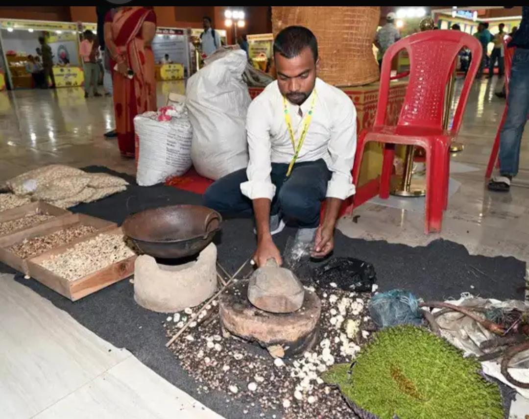 Makhana Popping with Thappi